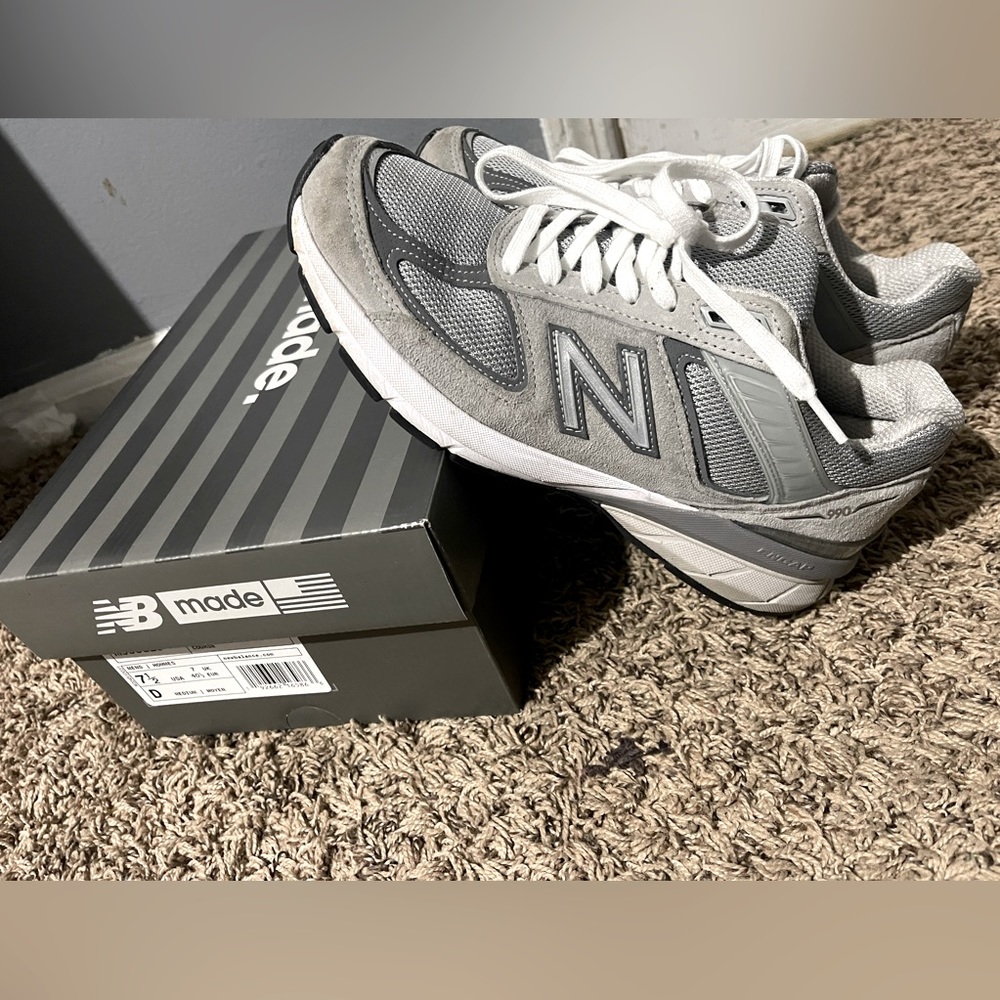New Balance 990